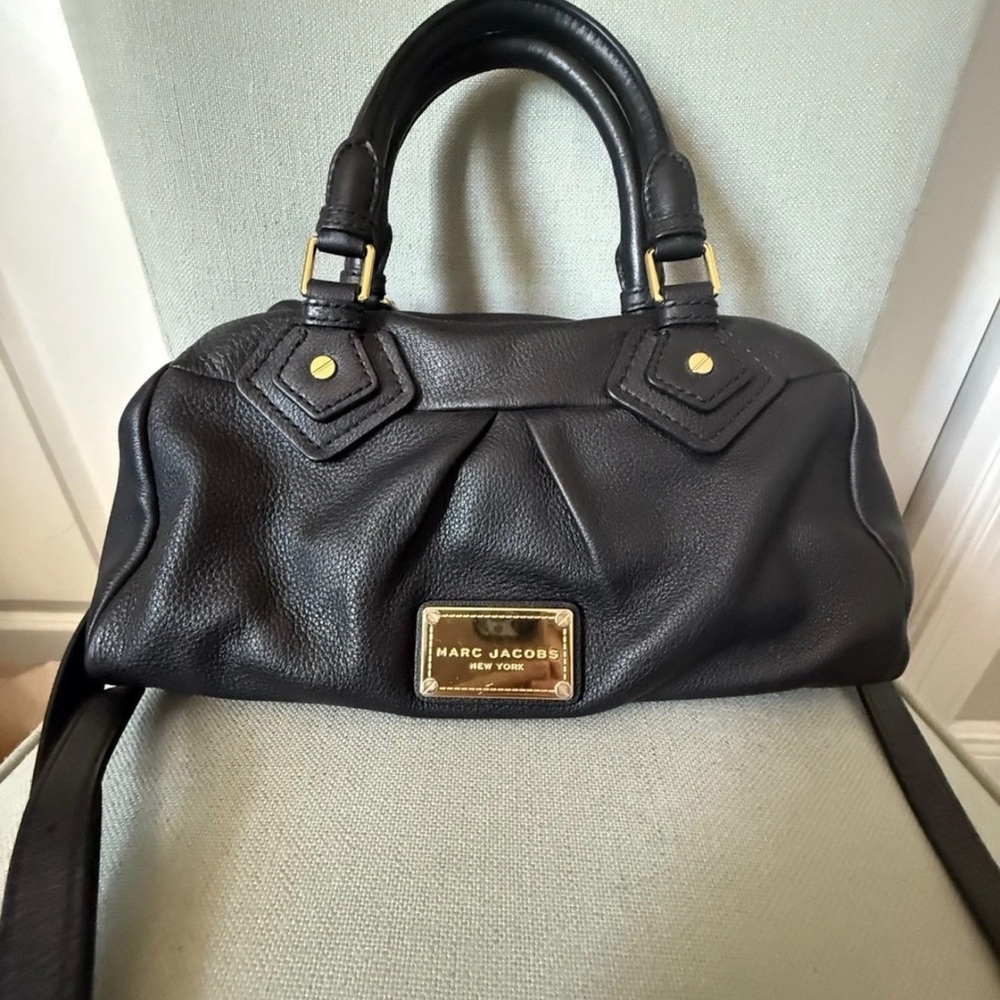 Marc Jacobs Black Pebbled Leather Satchel with Gold Plaque - Picture 2 of 15